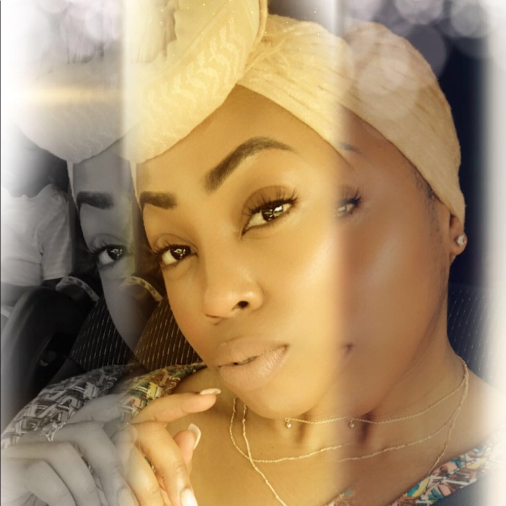 Meet your Posher, Jasmine